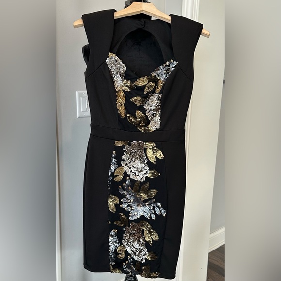 ✨EUC✨ Little Mistress London Bodycon Black with gold and silver sequins Size 4 - Picture 2 of 15